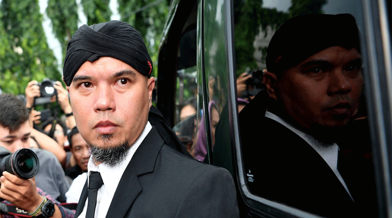 Antara Dhani, Politik dan Rencana Jual Rumah Berhantu